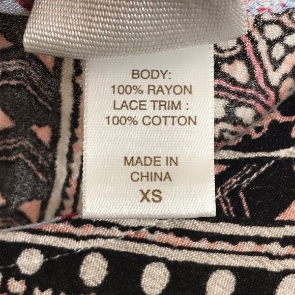 DayTrip Boho Inspired Floral Top - Picture 7 of 8